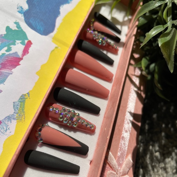 Other - Blush&Dark Matte press on nails